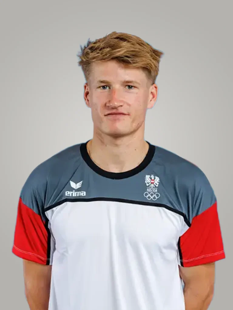 BSC Webdesign Athlete Luki Haberl im Austria Olympia Team Trikot mit rotem und grauem Ärmel.